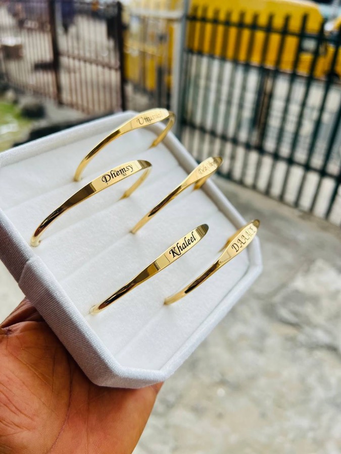 engraved-bracelets-t5fk