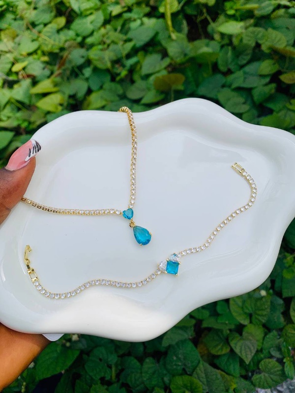 tennis-bracelet-and-necklace